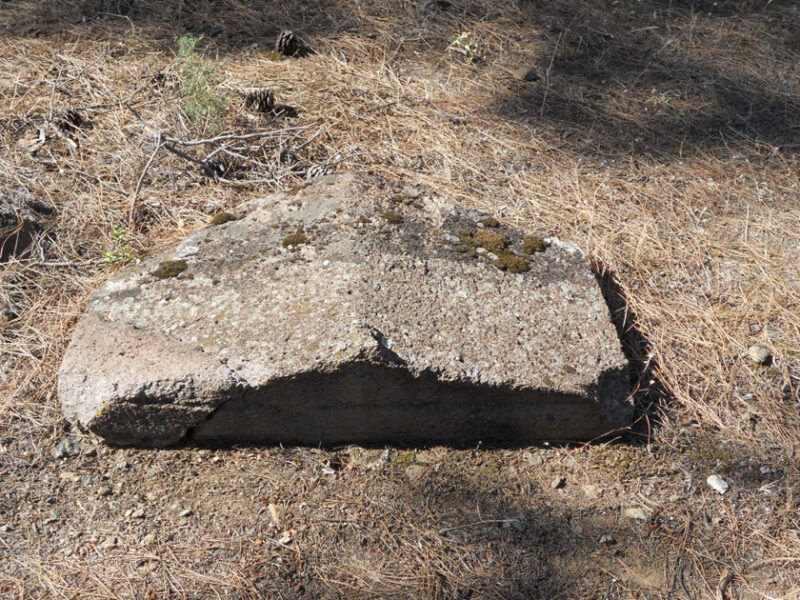 tafiko-mnhmeio-axladeris